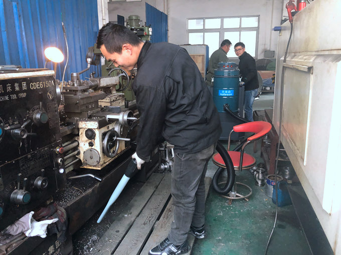 家具厂锯末清理用工业吸尘器
