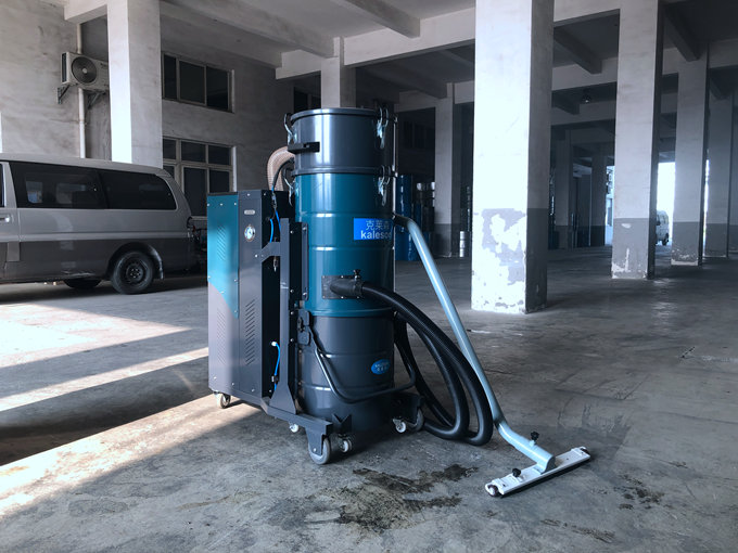 车间设备配套工业吸尘器